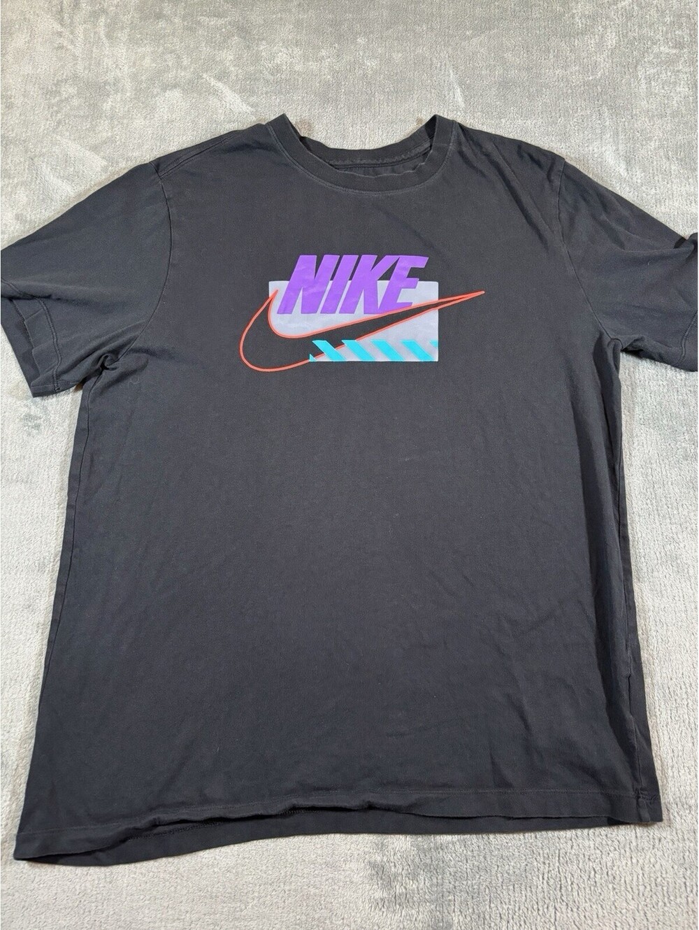 Nike NSW Brandmark Wildcard T-shirt Men’s Large